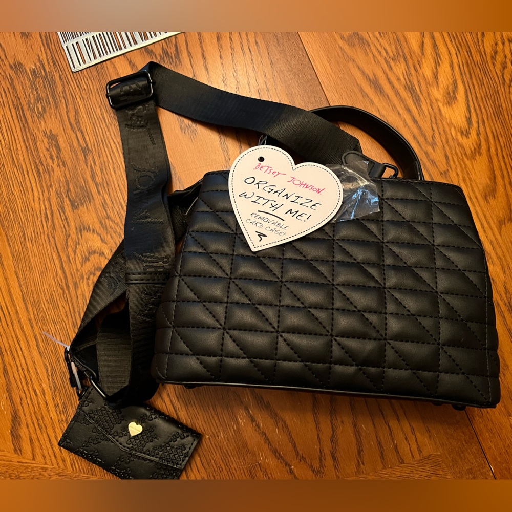 Betsy Johnson XOHATTIE Crossbody W Removable Card Case - Black
